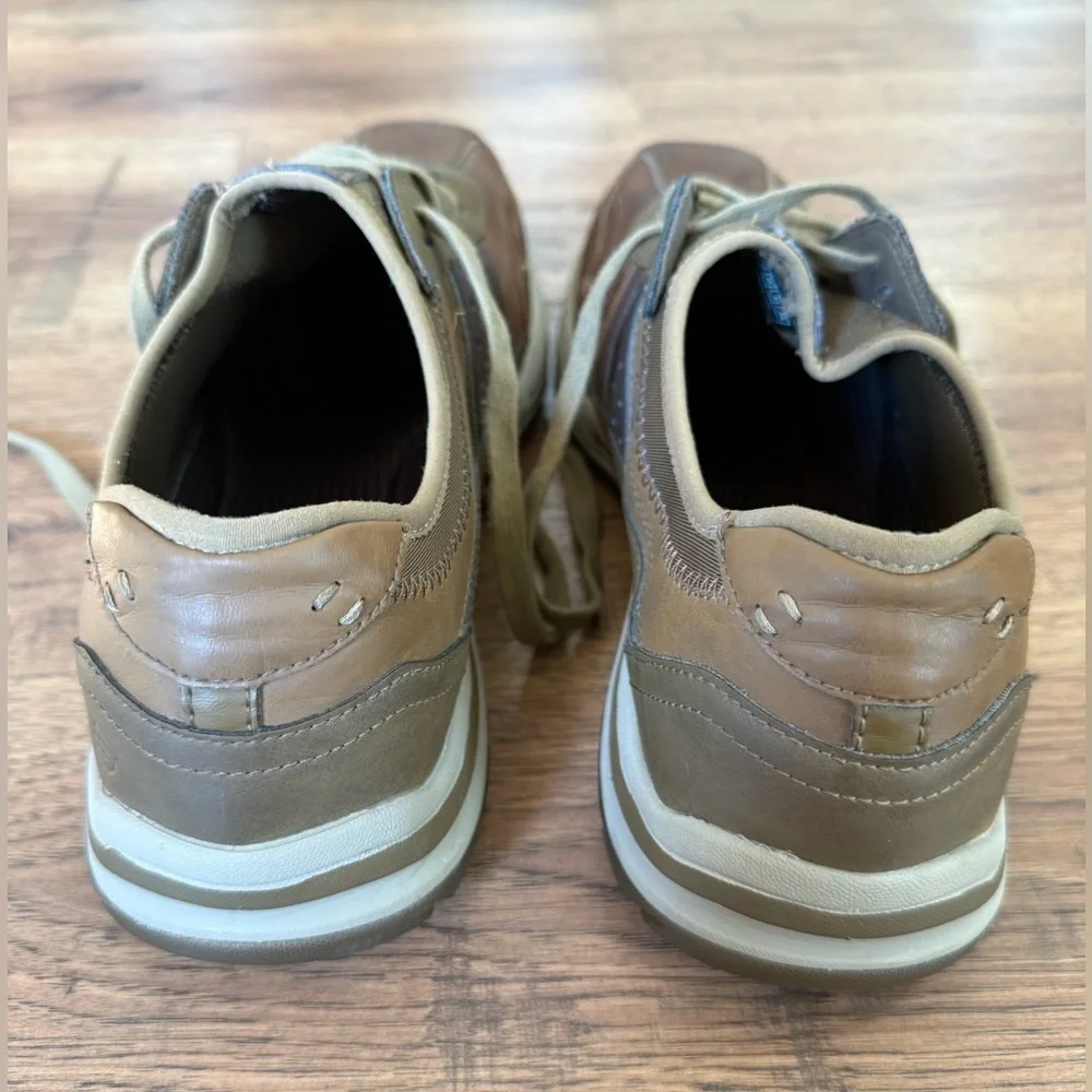 SKECHERS Men's Classic Fit Air-Cooled Memory Foam Brown and Tan Sneakers zs 13